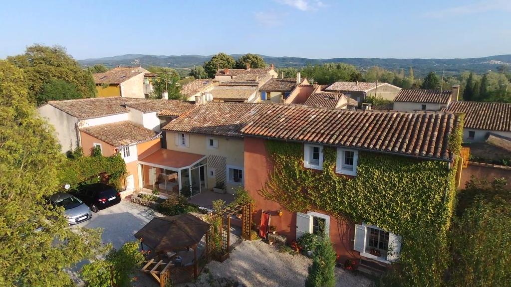 Les Passiflores Roussillon en Isere Esterno foto